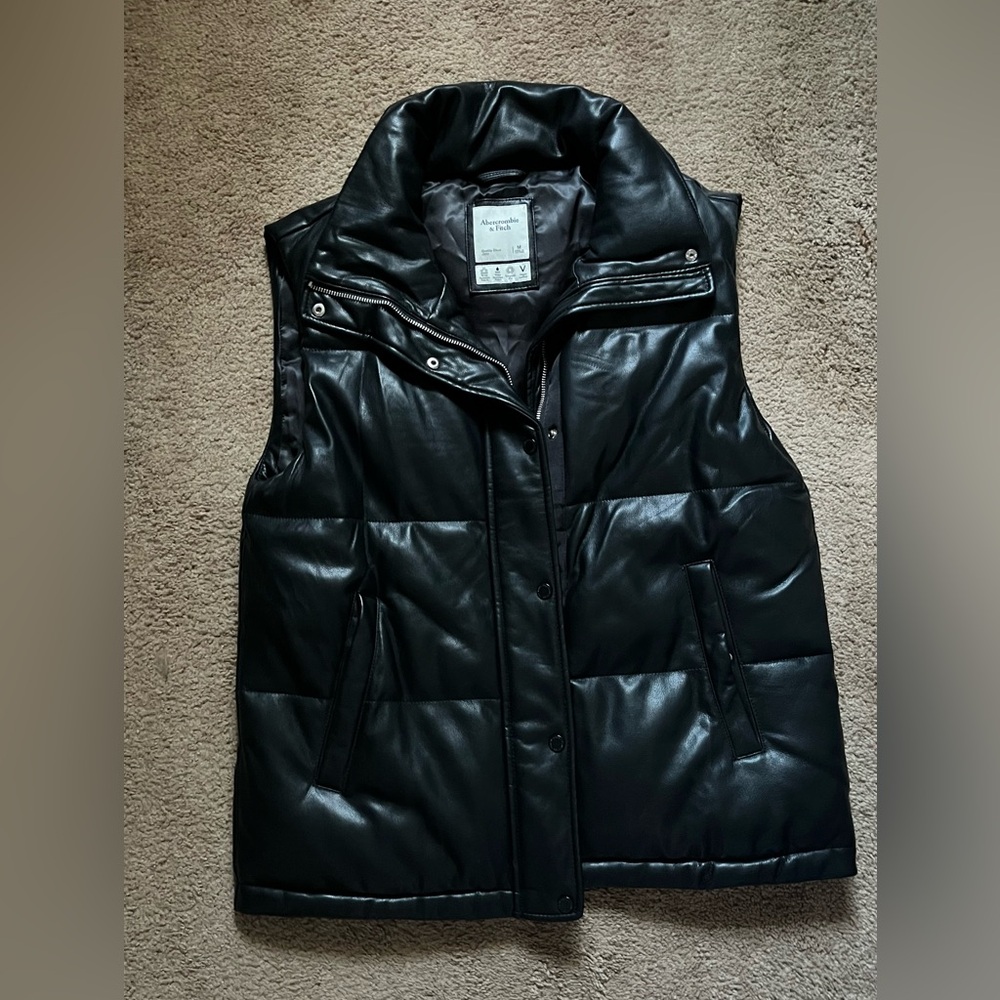 Abercrombie Vegan Leather Vest Black Size M. NWOT
